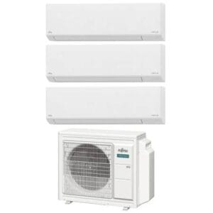 Motore esterno e tre unità interne compatte del climatizzatore Fujitsu Trial Split Serie KL Wi-Fi Inverter in classe A++