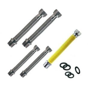 Componenti del completo kit flessibili caldaia da 40 cm con tubi in acciaio per acqua, tubo giallo per gas e set guarnizioni
